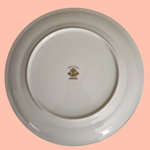 Meito China Woodrose Ivory 10" Dinner Plate Japan Floral Vine Pattern Vintage - Picture 2 of 3